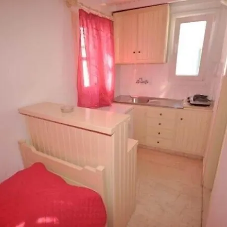 Domna Lakka Hotel 2*