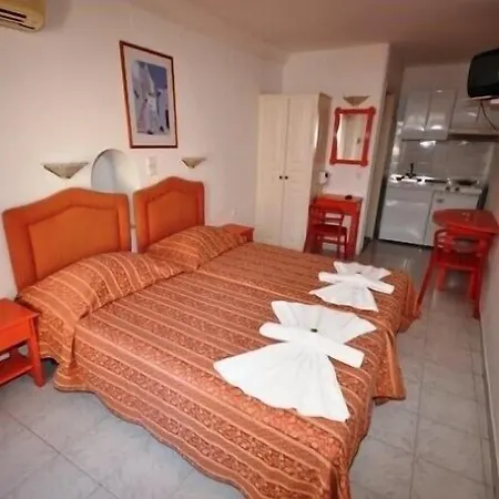 Domna Lakka 2*