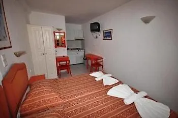 Domna Lakka Hotel 2*
