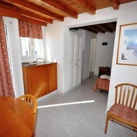 Hotel Domna Lakka 2*